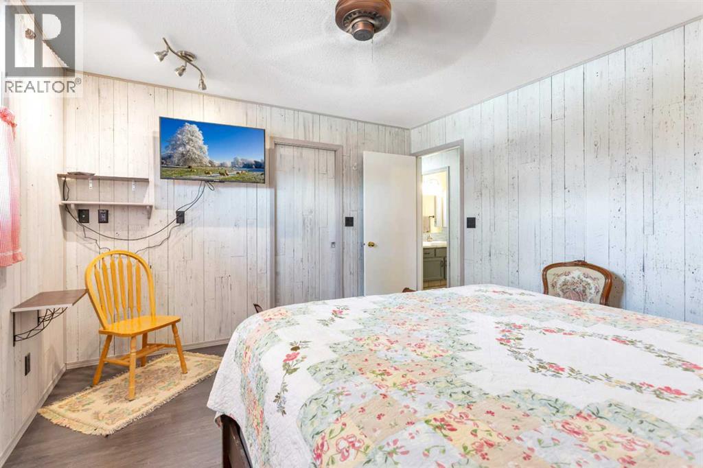 Single Family House Bi-level for Sale in  Glendale Boulevard Glendale Red Deer 