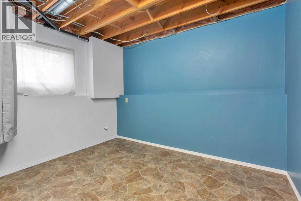 Single Family House Bi-level for Sale in  Glendale Boulevard Glendale Red Deer 