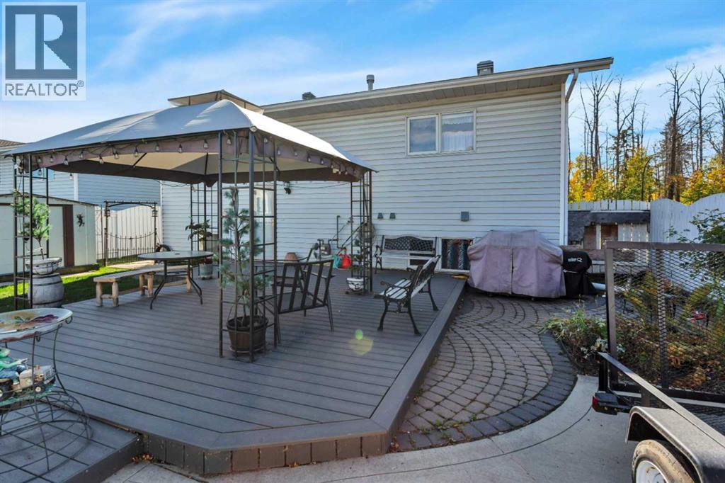 Single Family House Bi-level for Sale in  Glendale Boulevard Glendale Red Deer 