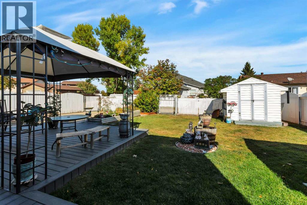Single Family House Bi-level for Sale in  Glendale Boulevard Glendale Red Deer 