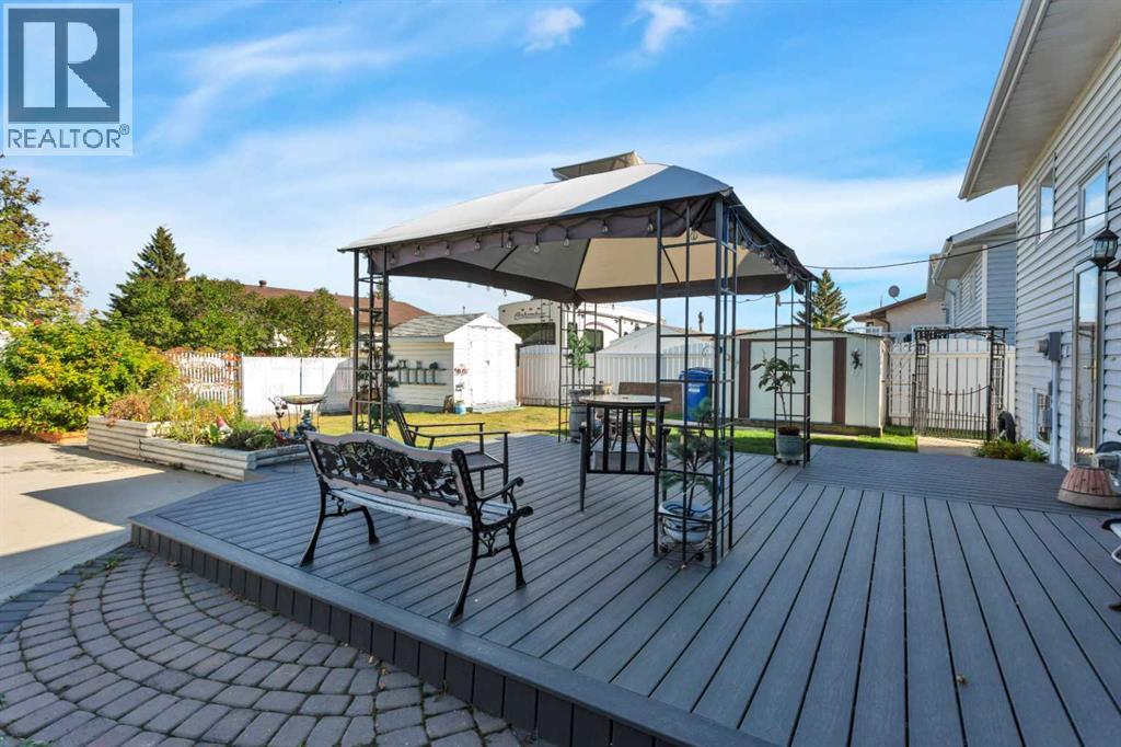 Single Family House Bi-level for Sale in  Glendale Boulevard Glendale Red Deer 