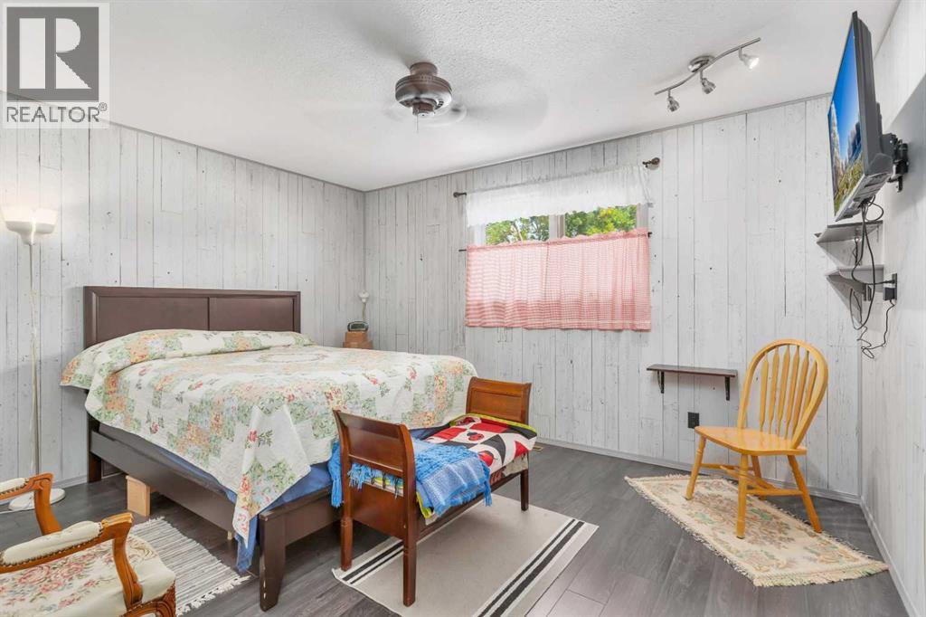 Single Family House Bi-level for Sale in  Glendale Boulevard Glendale Red Deer 