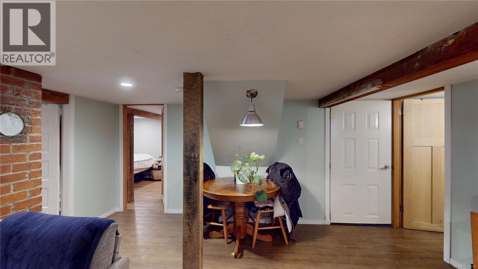  1024 Tolmie Avenue, Saanich