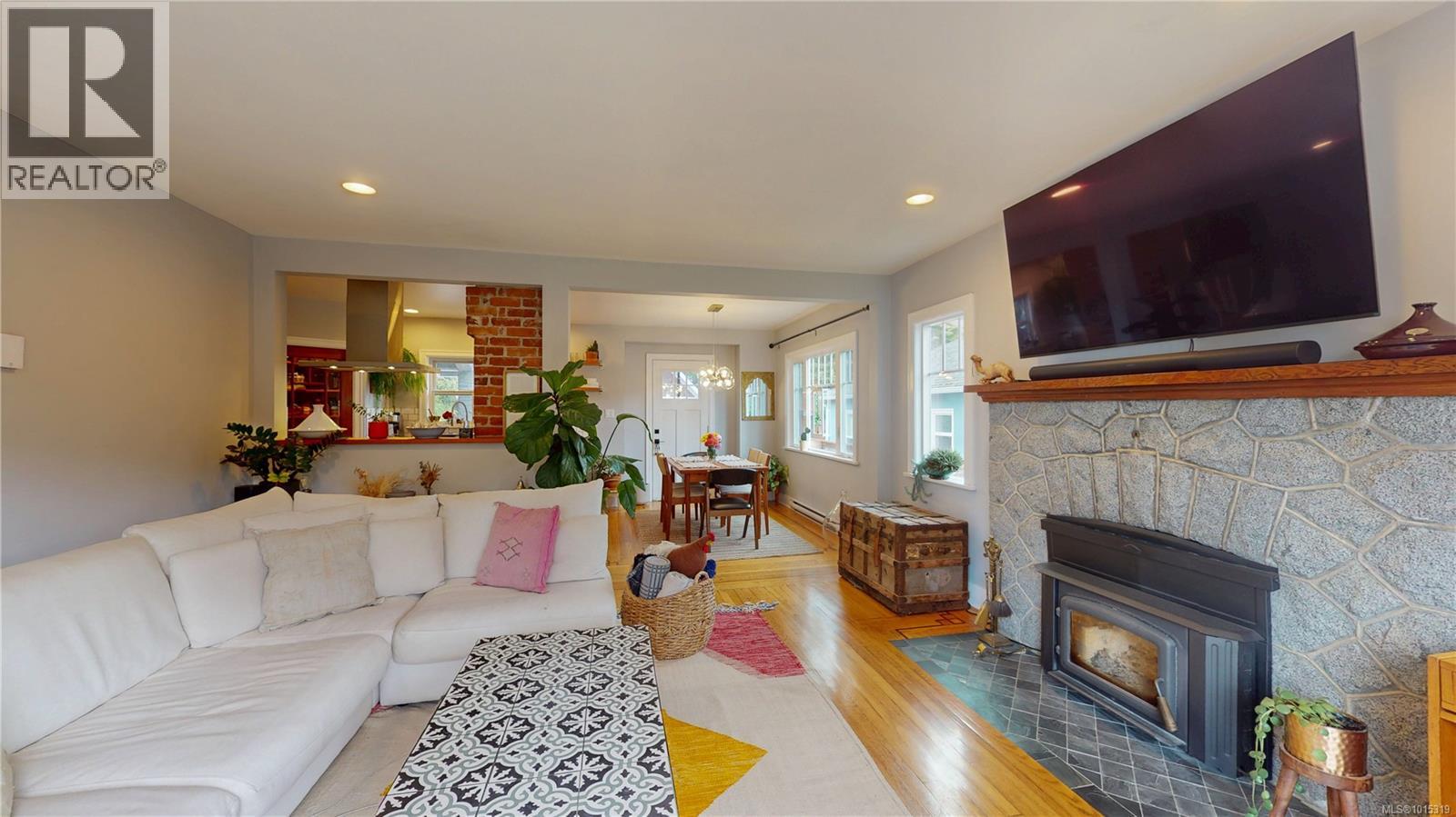  1024 Tolmie Avenue, Saanich