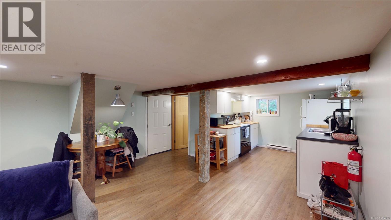  1024 Tolmie Avenue, Saanich