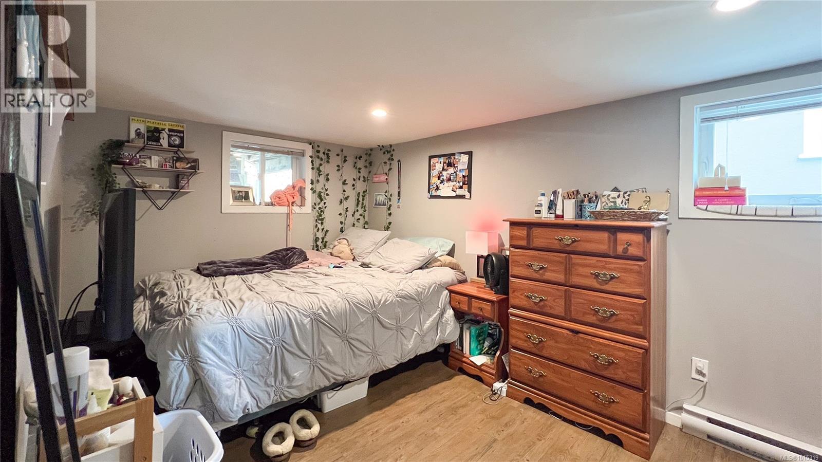  1024 Tolmie Avenue, Saanich