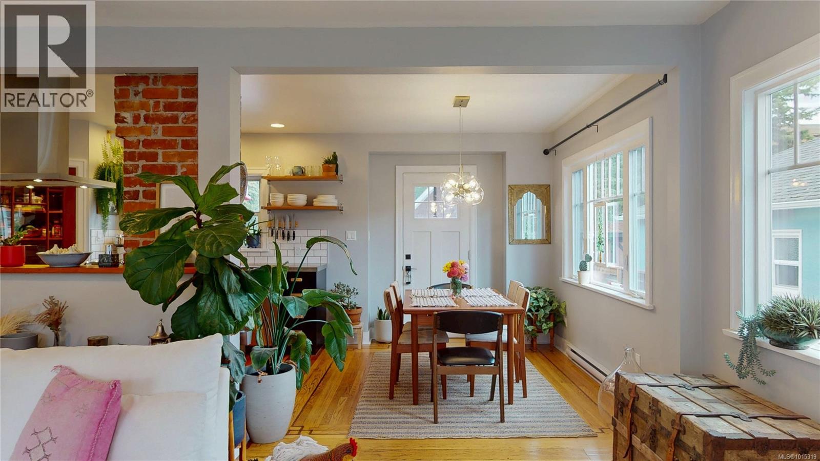  1024 Tolmie Avenue, Saanich