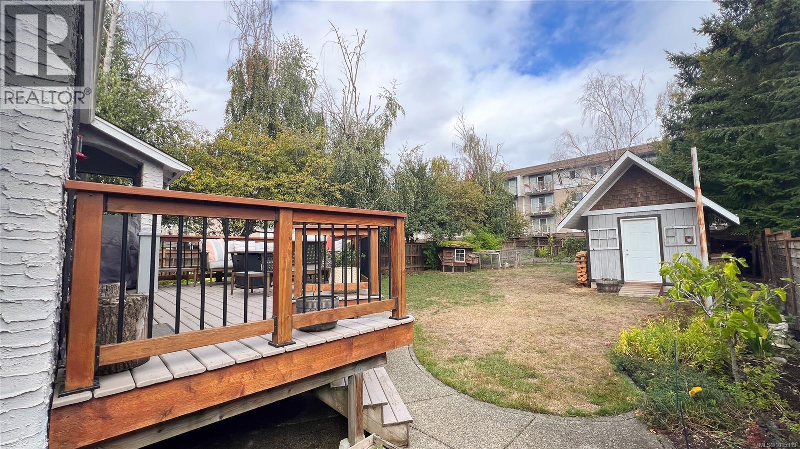  1024 Tolmie Avenue, Saanich