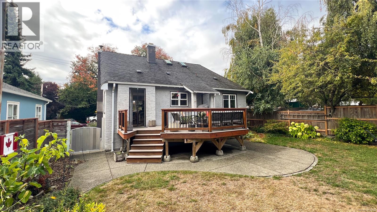  1024 Tolmie Avenue, Saanich