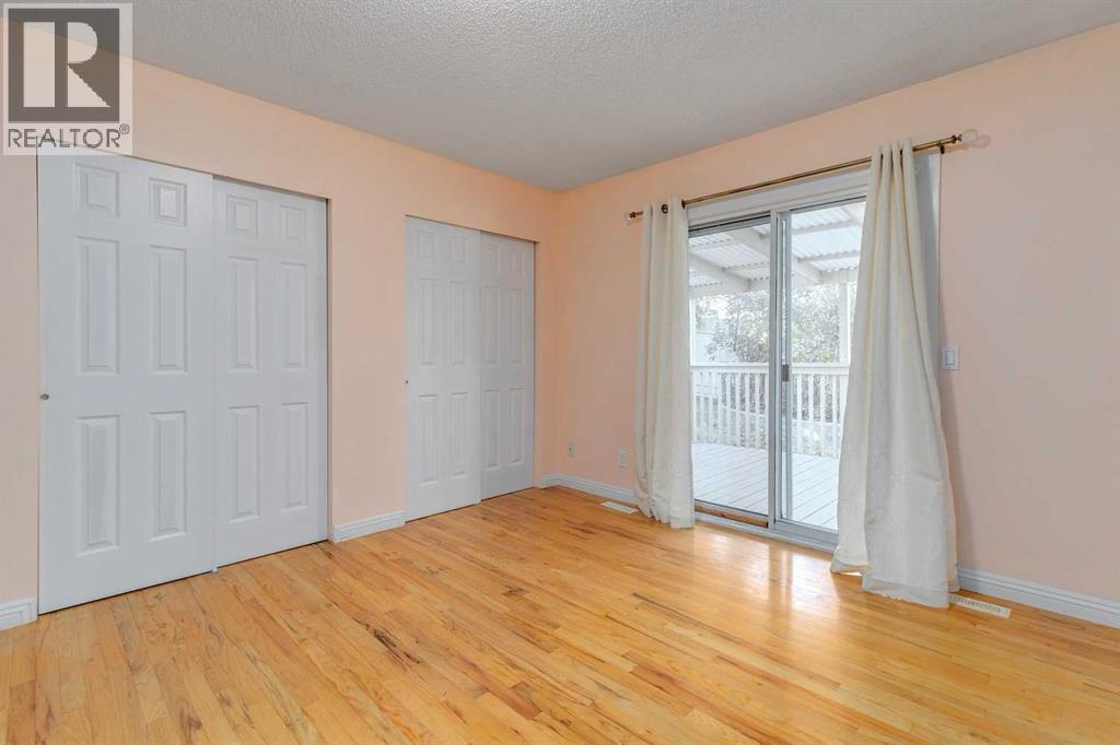 Single Family House Bungalow for Sale in  Shawfield Drive SW Shawnessy Calgary 