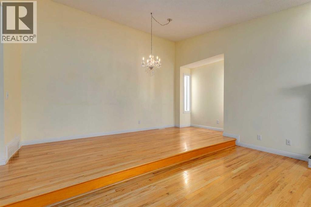 Single Family House Bungalow for Sale in  Shawfield Drive SW Shawnessy Calgary 