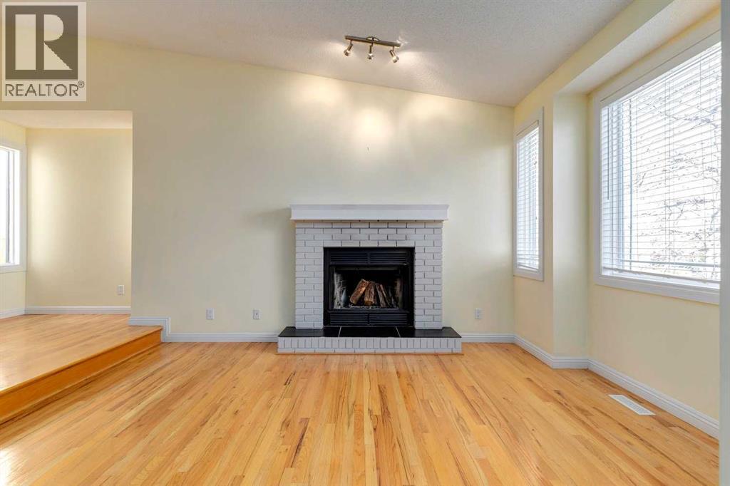 Single Family House Bungalow for Sale in  Shawfield Drive SW Shawnessy Calgary 
