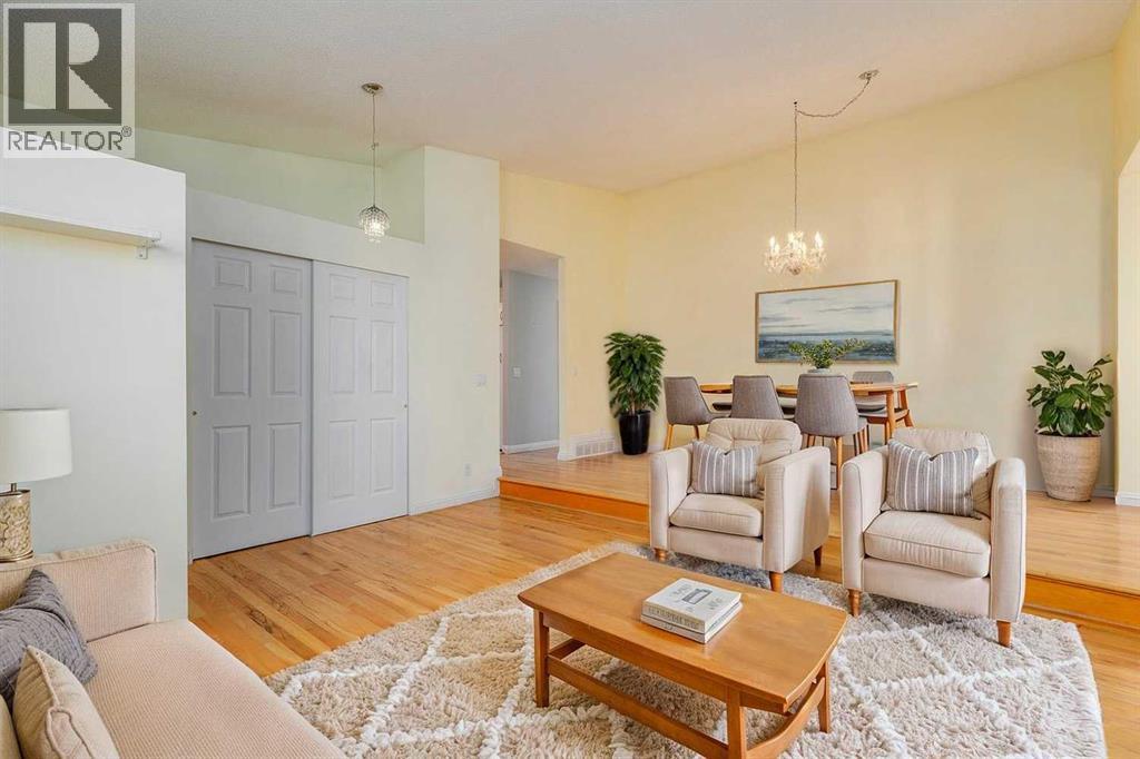 Single Family House Bungalow for Sale in  Shawfield Drive SW Shawnessy Calgary 