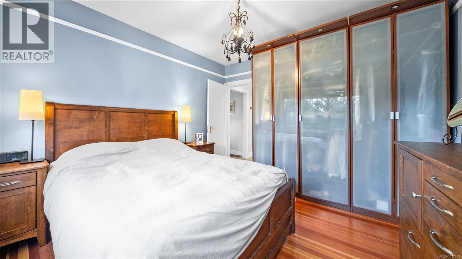  1102 Vista Heights, Victoria