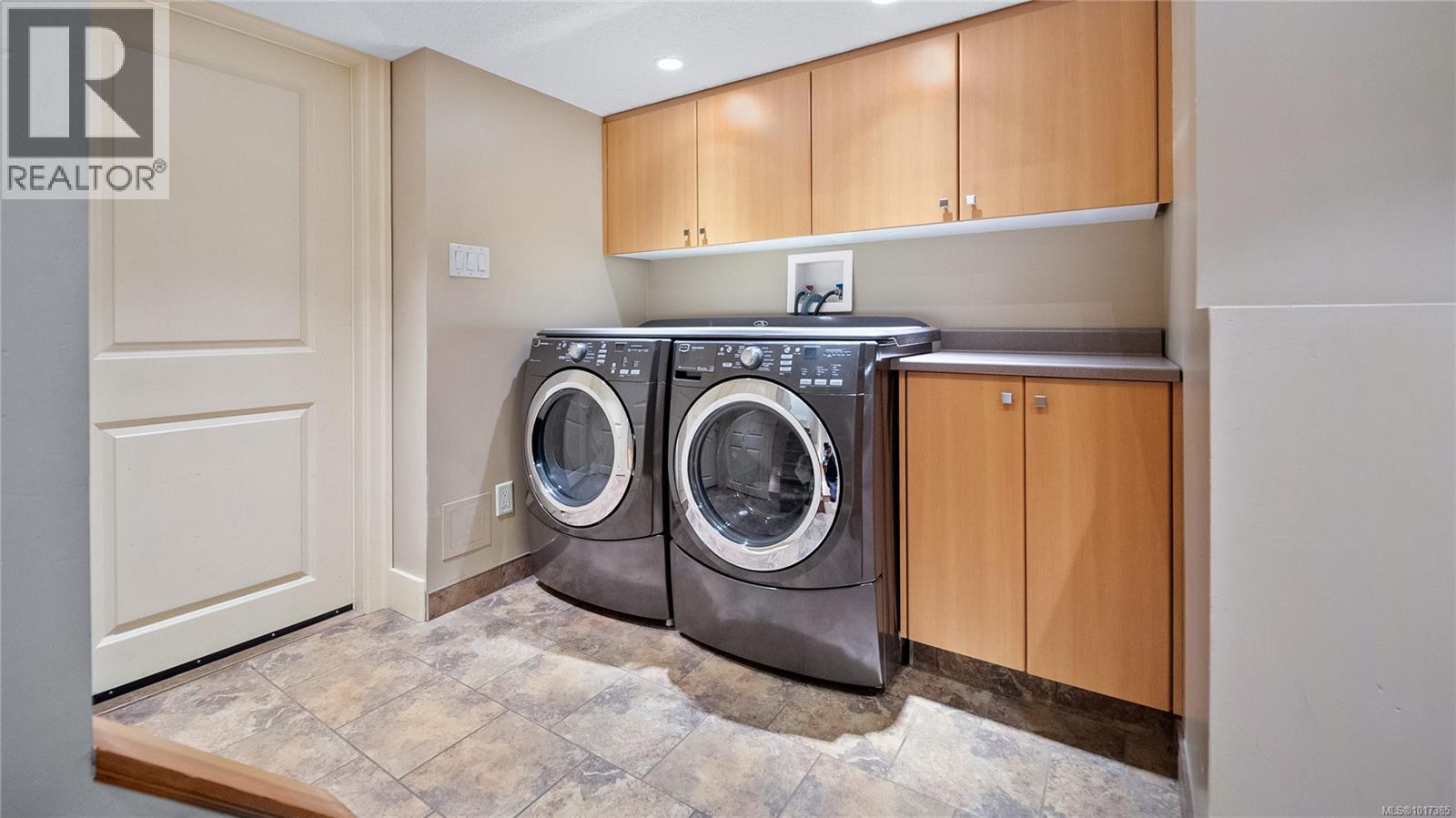  1102 Vista Heights, Victoria