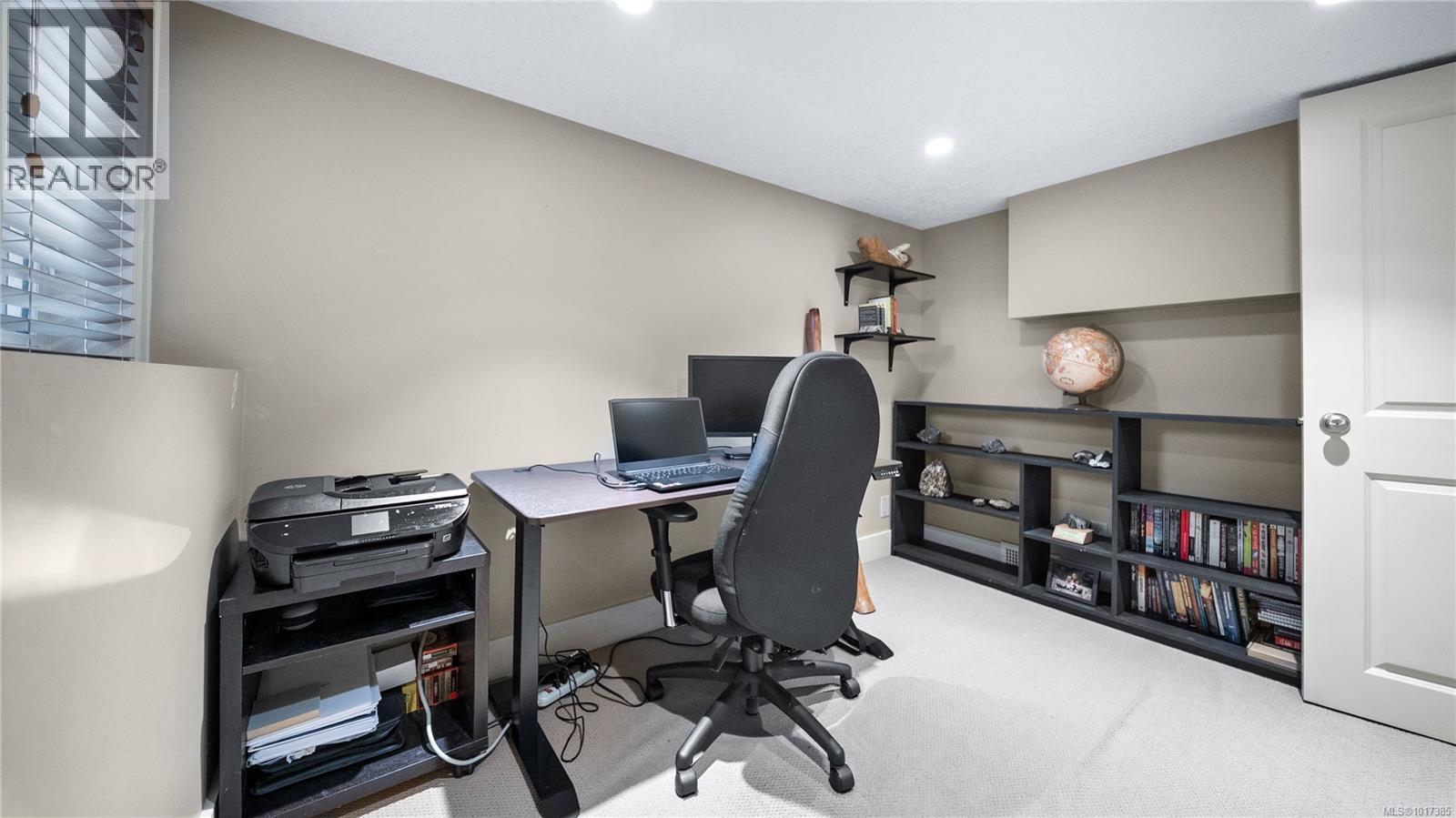  1102 Vista Heights, Victoria