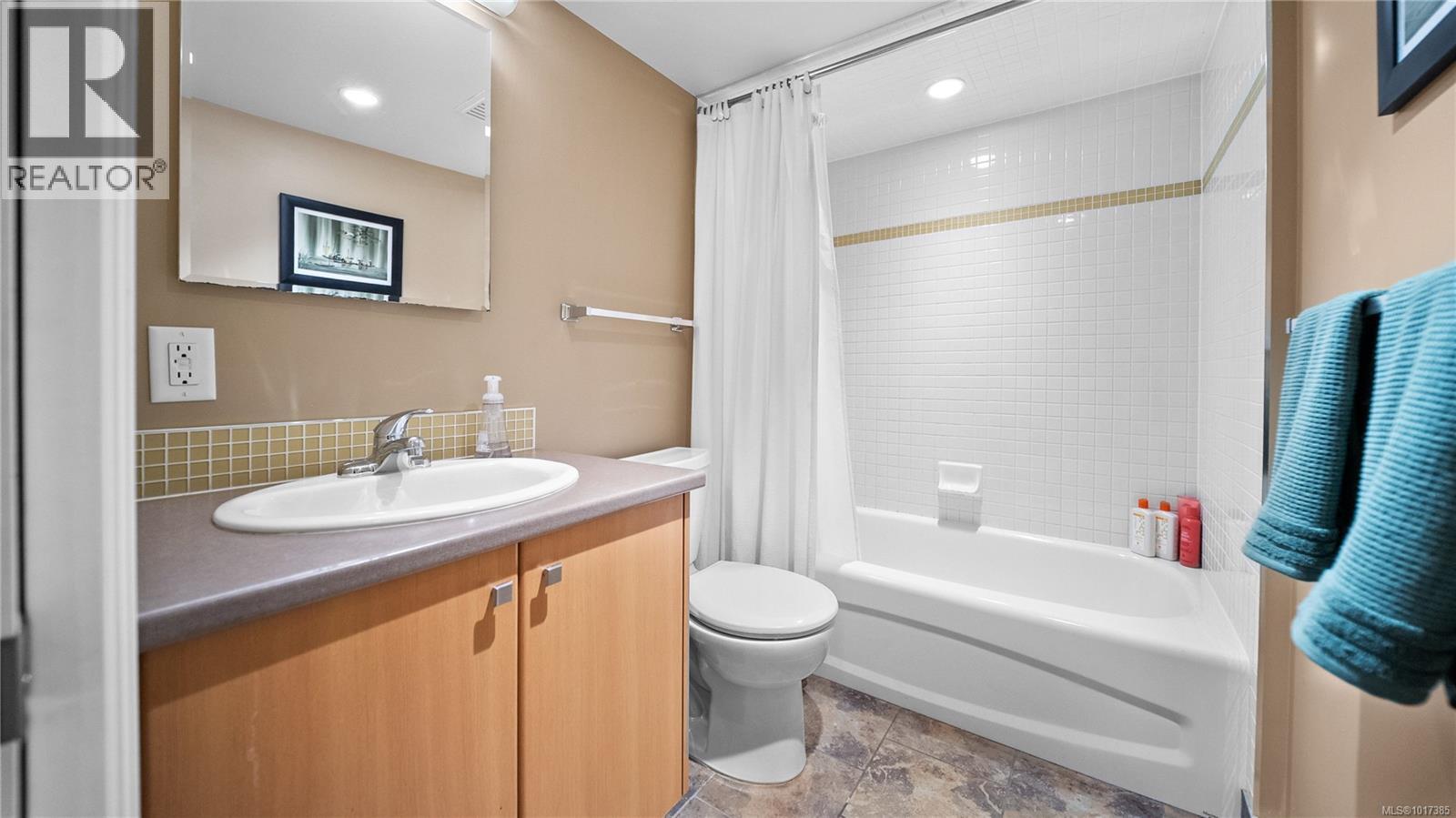  1102 Vista Heights, Victoria