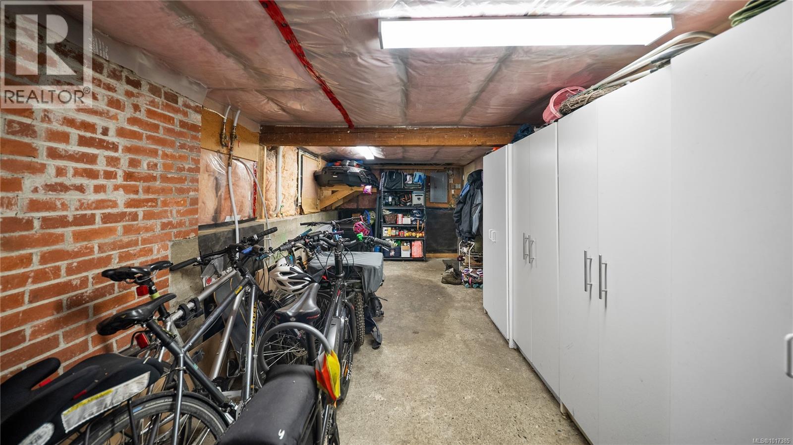  1102 Vista Heights, Victoria