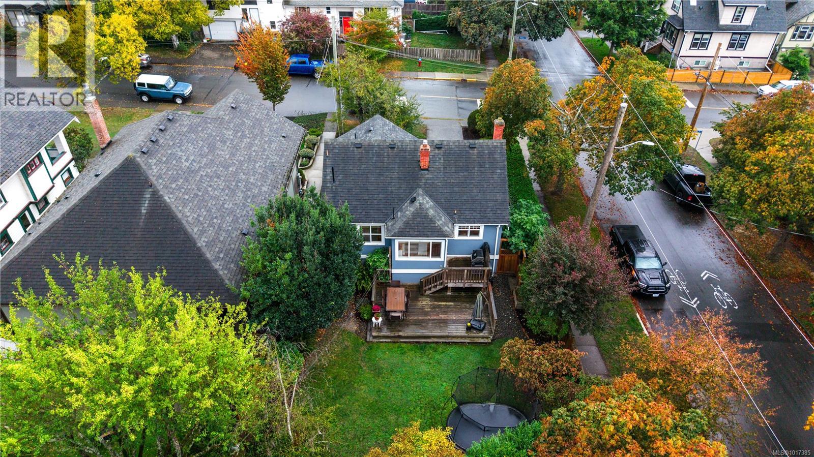  1102 Vista Heights, Victoria