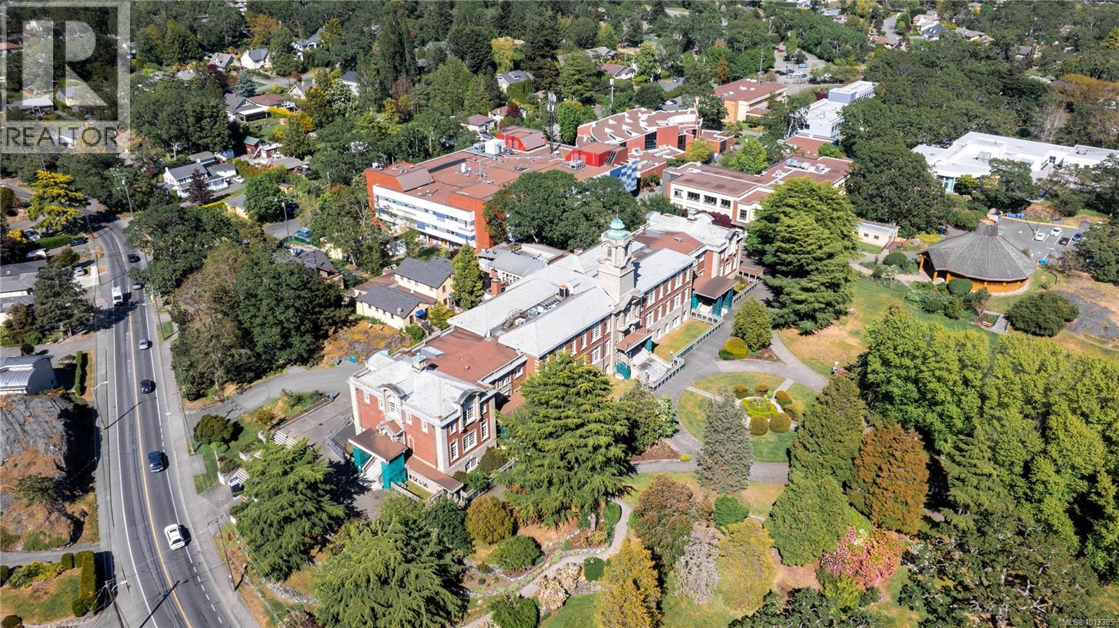  1102 Vista Heights, Victoria