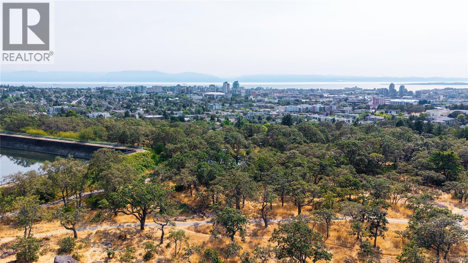  1102 Vista Heights, Victoria