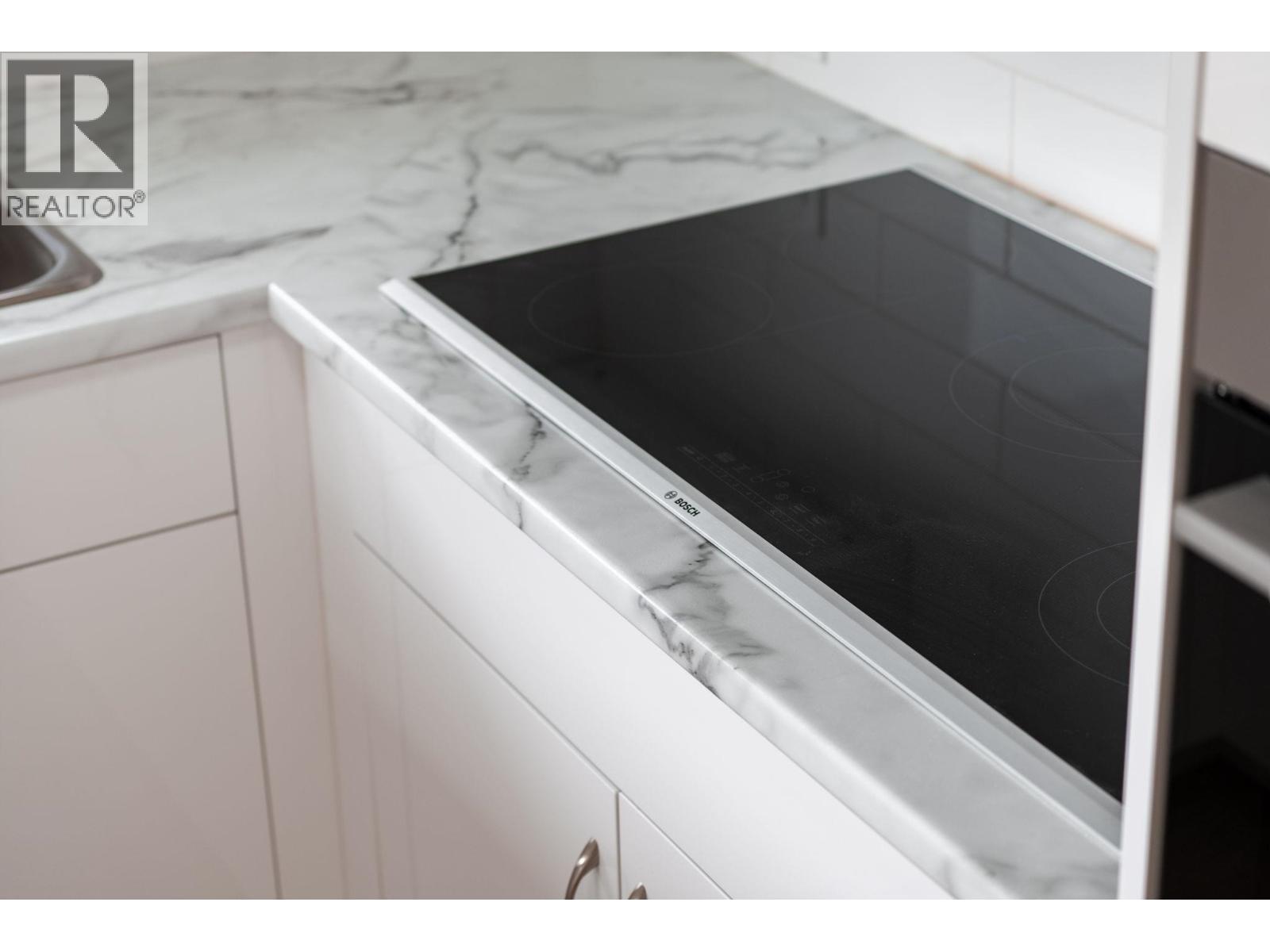 1410 DANSEY AVENUE, Coquitlam