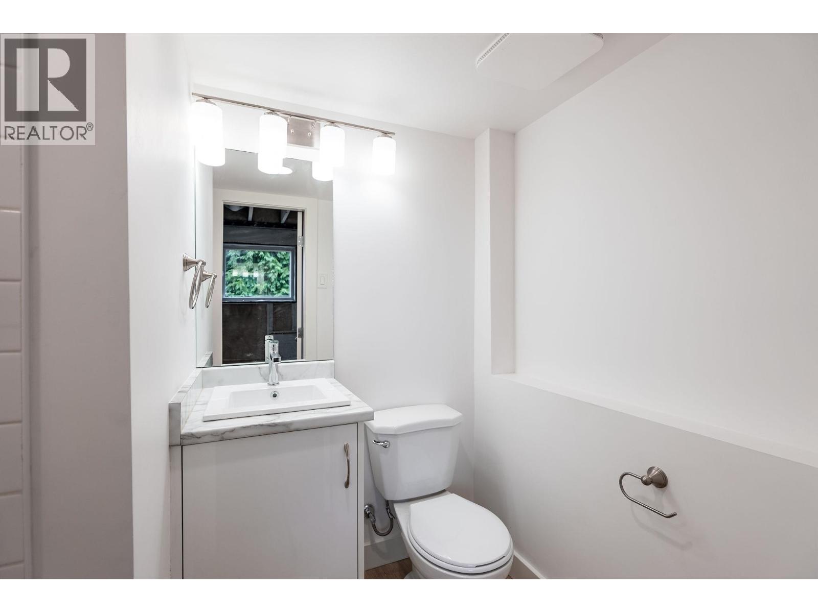 1410 DANSEY AVENUE, Coquitlam