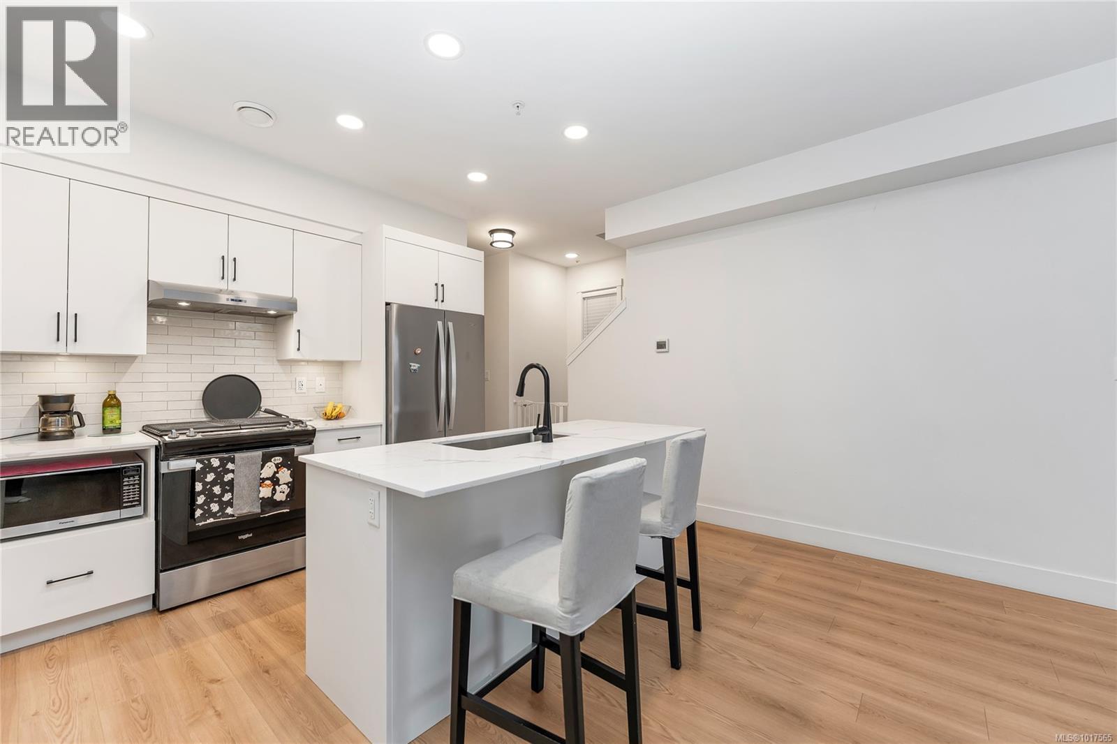 66 255 Caspian Drive, Colwood
