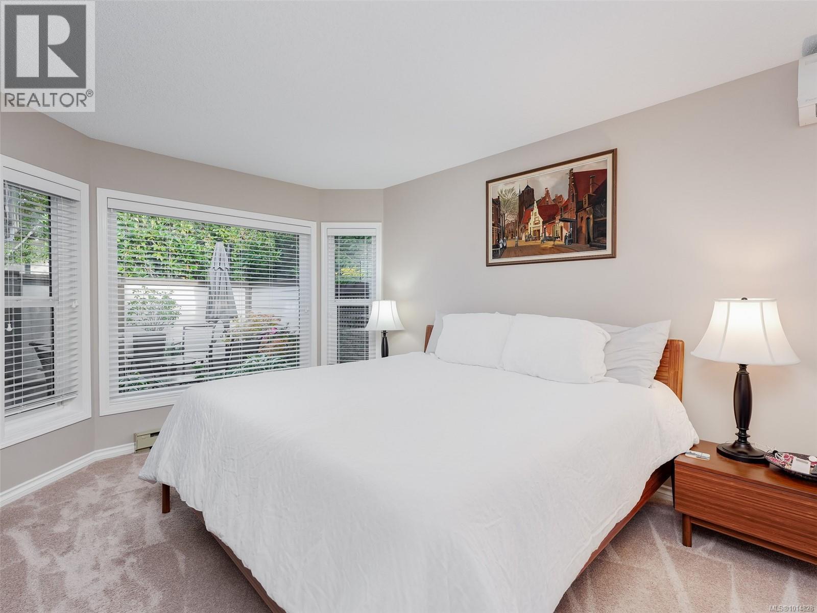 30 901 Kentwood Lane, Saanich