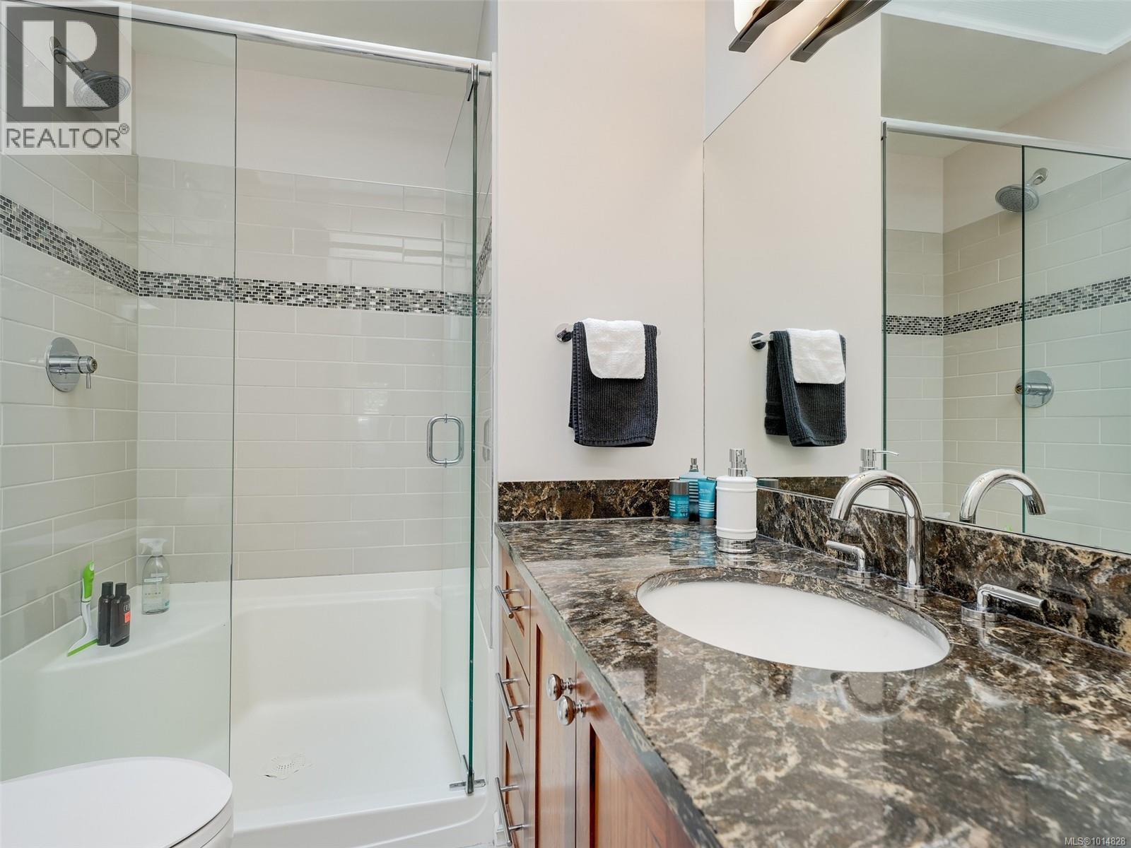 30 901 Kentwood Lane, Saanich
