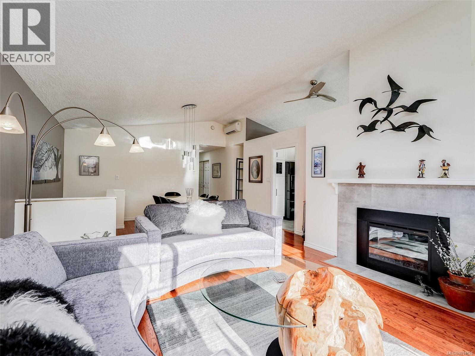 30 901 Kentwood Lane, Saanich