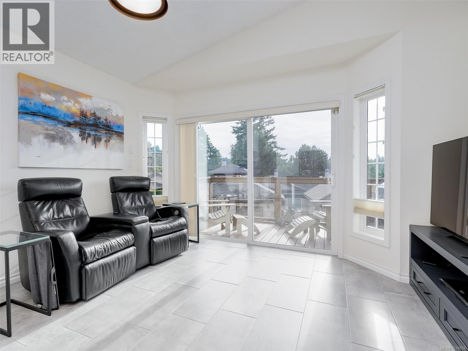 30 901 Kentwood Lane, Saanich