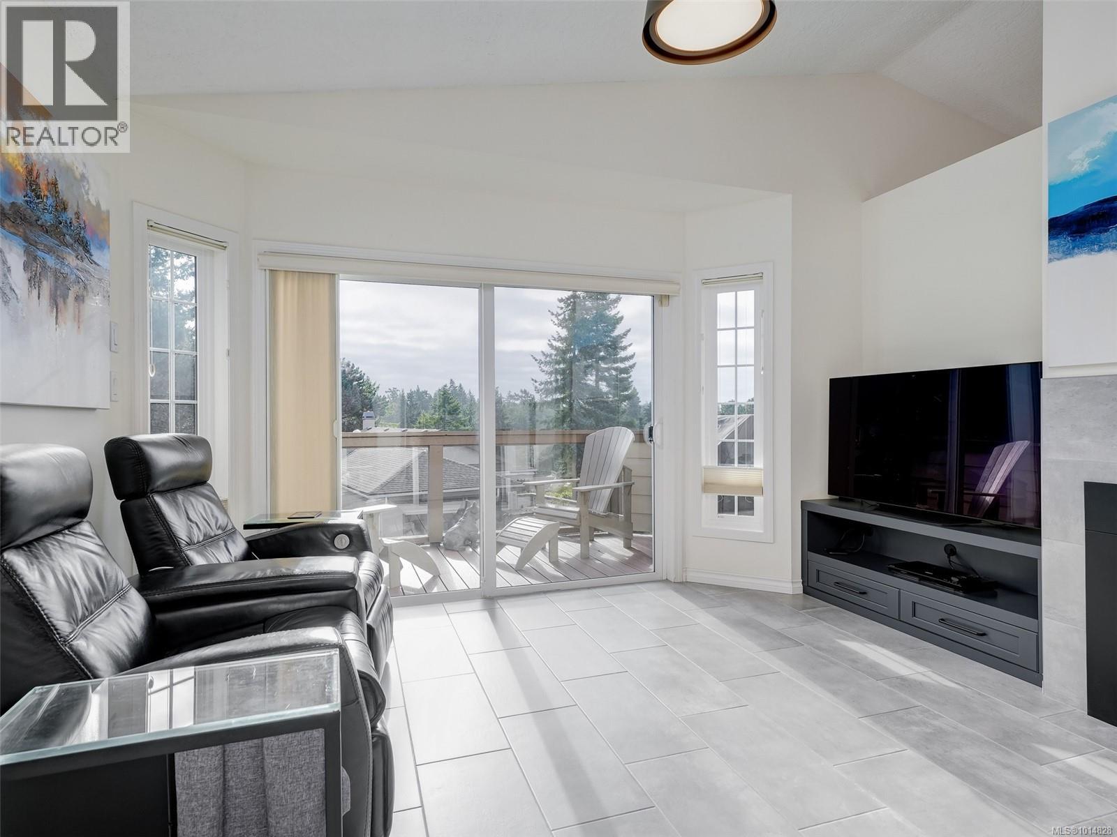 30 901 Kentwood Lane, Saanich