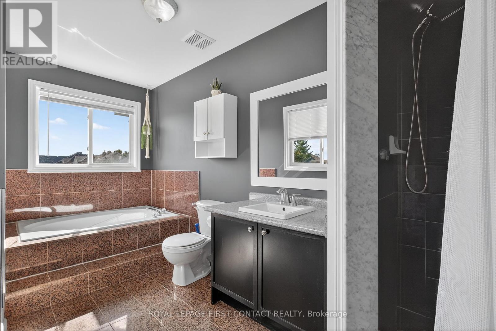 Single Family House for Sale in  NORTHVIEW CRESCENT Barrie (Northwest) 