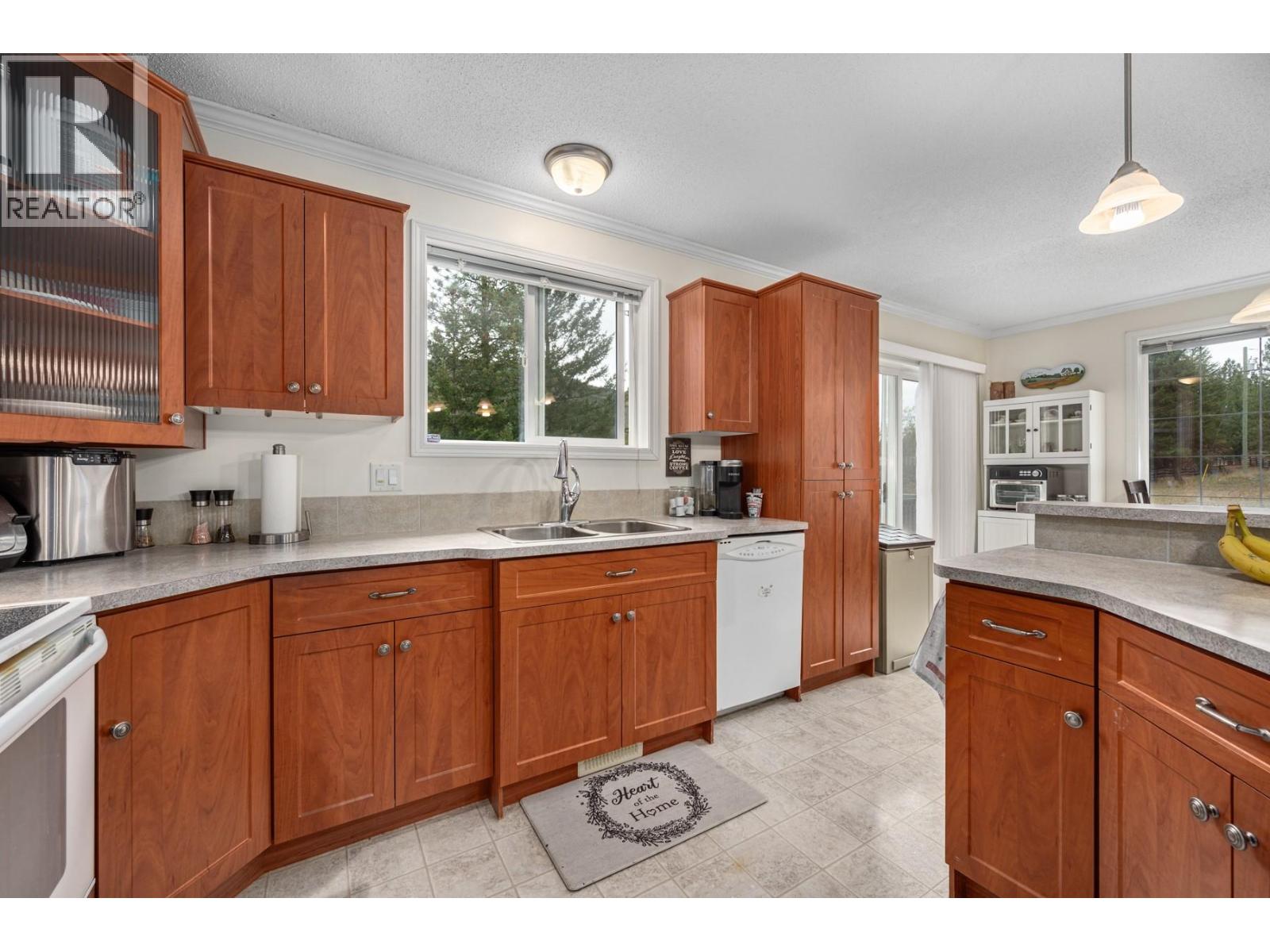  3816 Petit Creek Road, Merritt