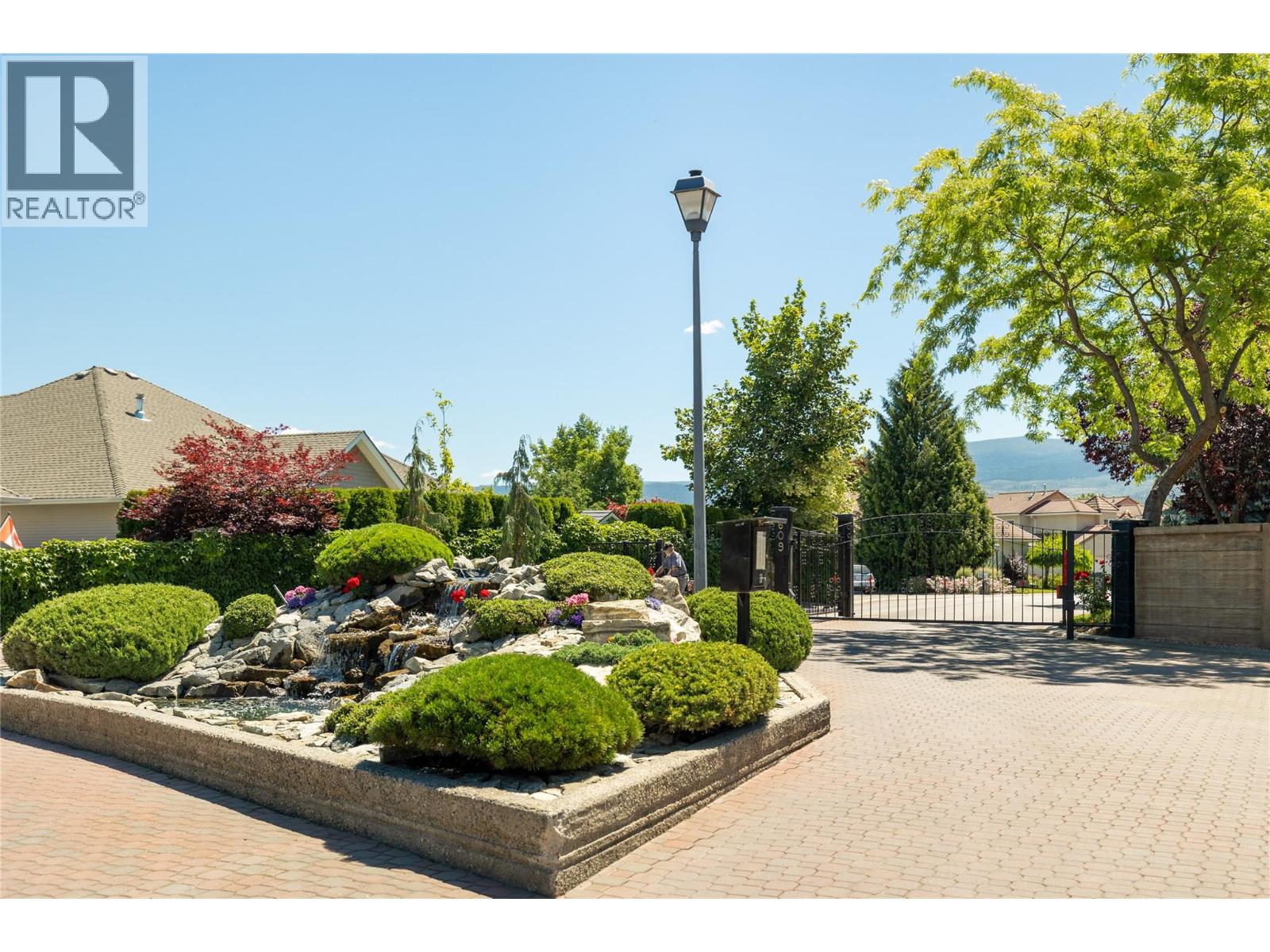 175 609 TRUSWELL Road, Kelowna