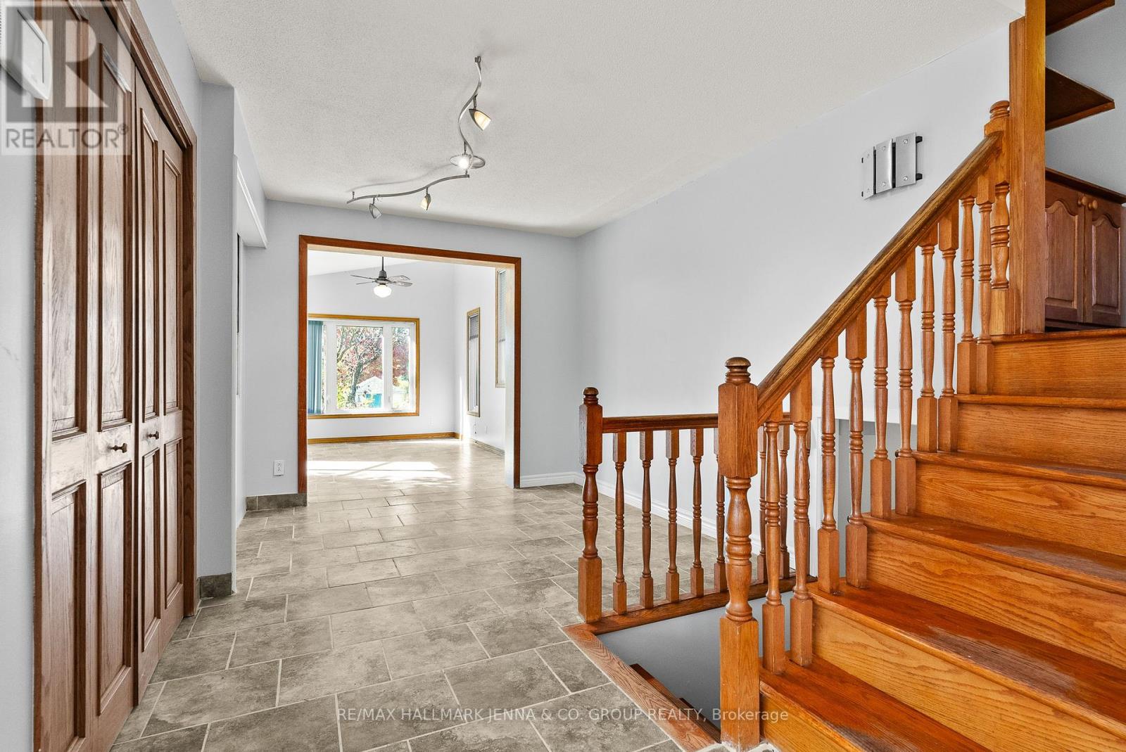 2928 SEGUIN ROAD - 11