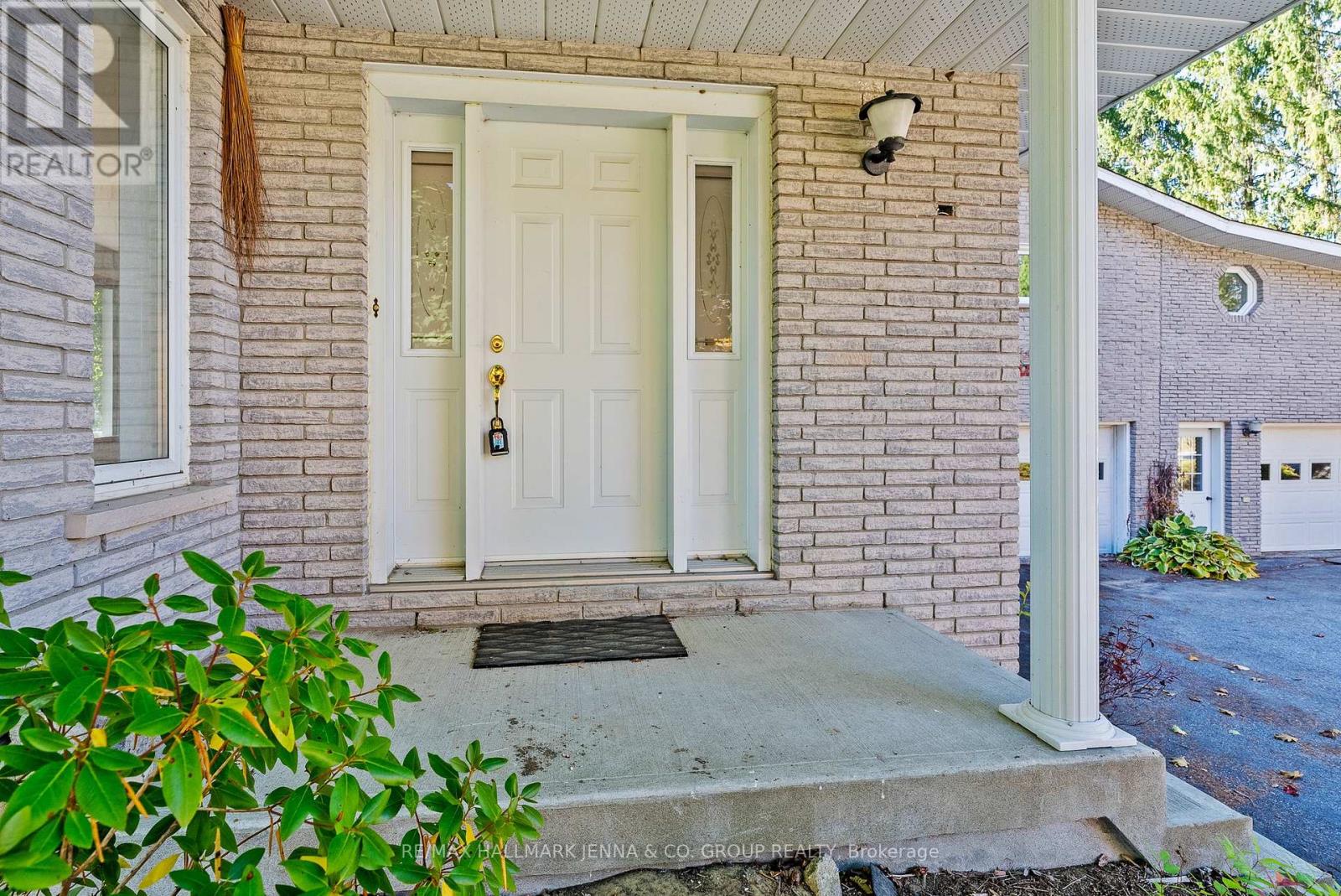 2928 SEGUIN ROAD - 2