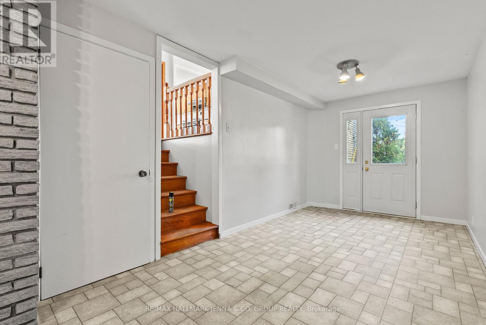 2928 SEGUIN ROAD - 21