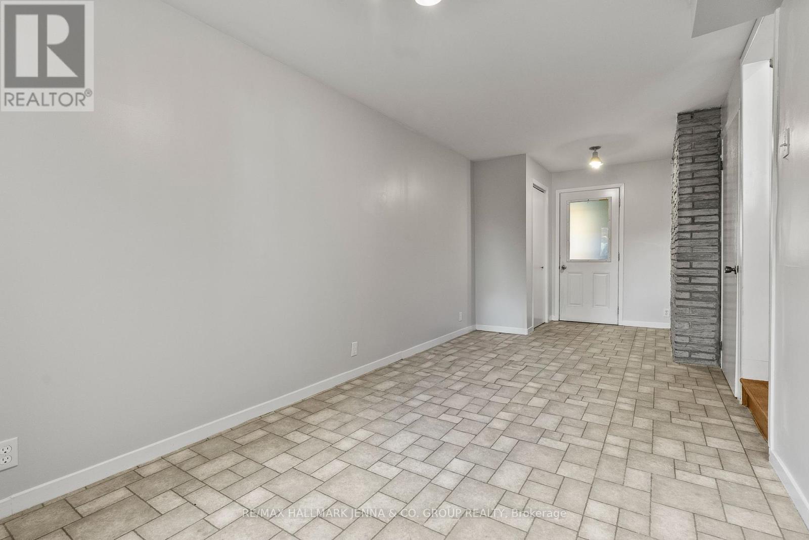 2928 SEGUIN ROAD - 22