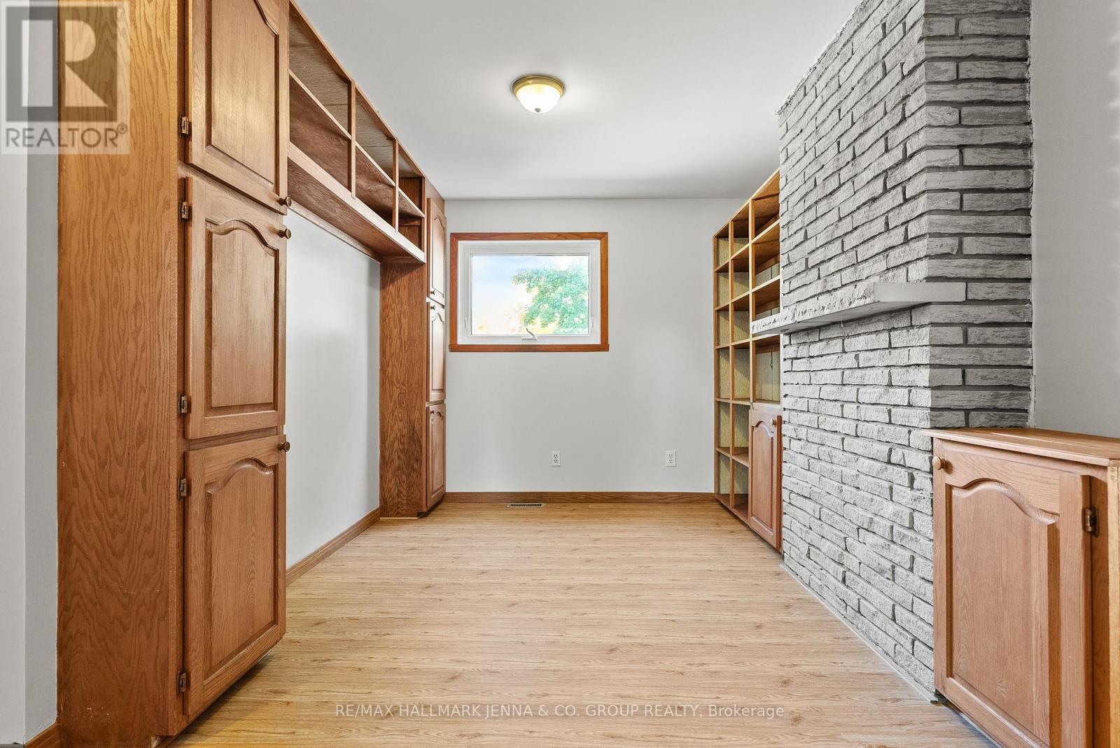 2928 SEGUIN ROAD - 24
