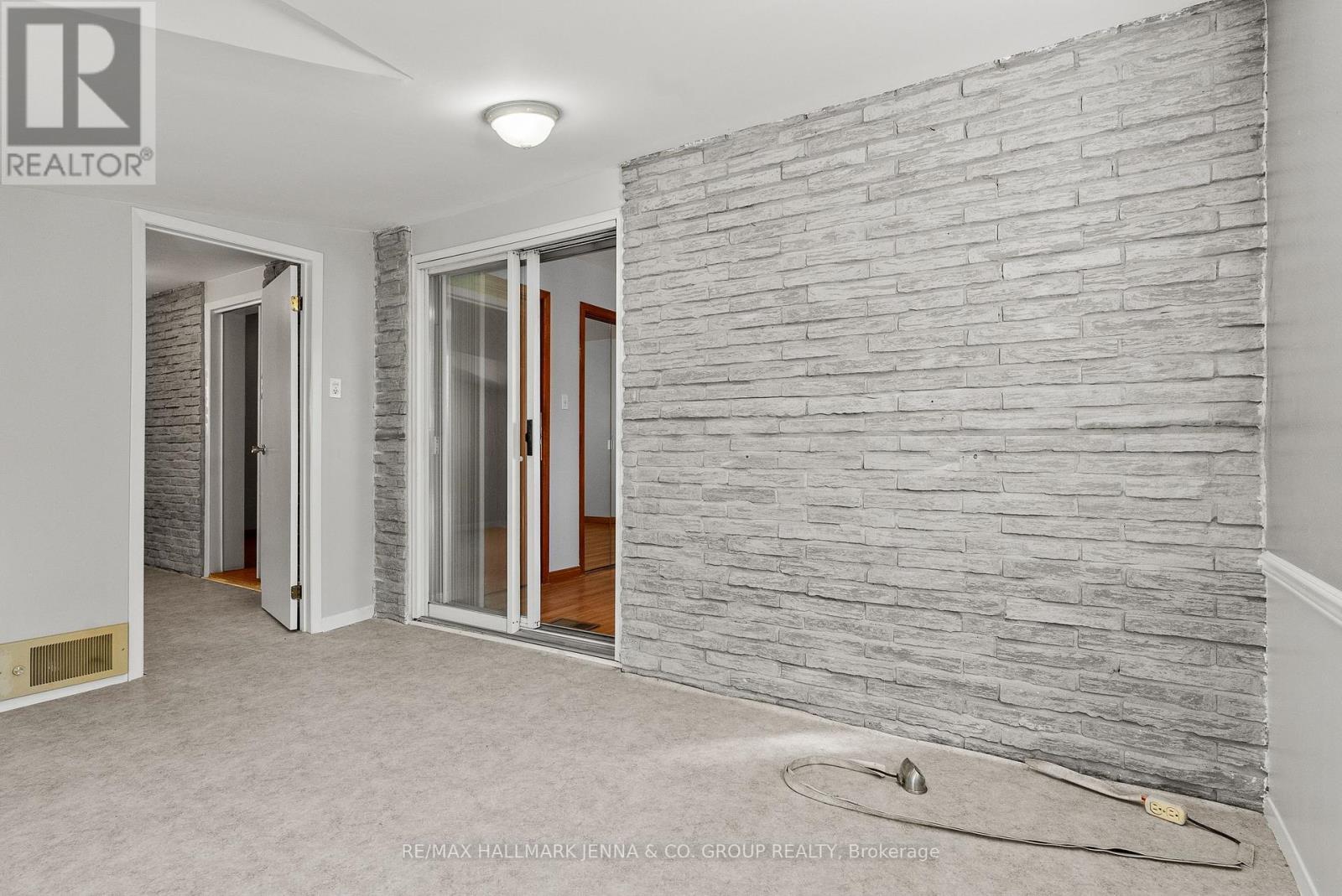 2928 SEGUIN ROAD - 27