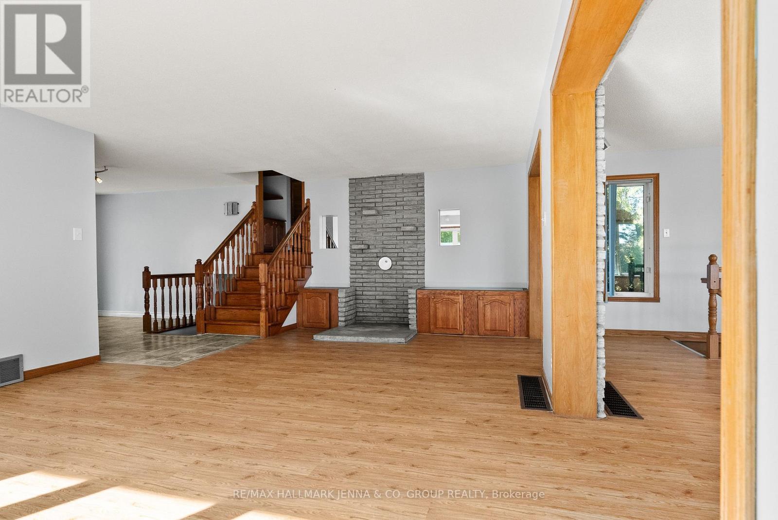 2928 SEGUIN ROAD - 9