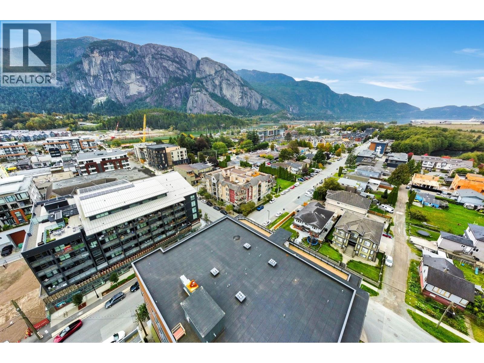 403 1310 VICTORIA STREET, Squamish