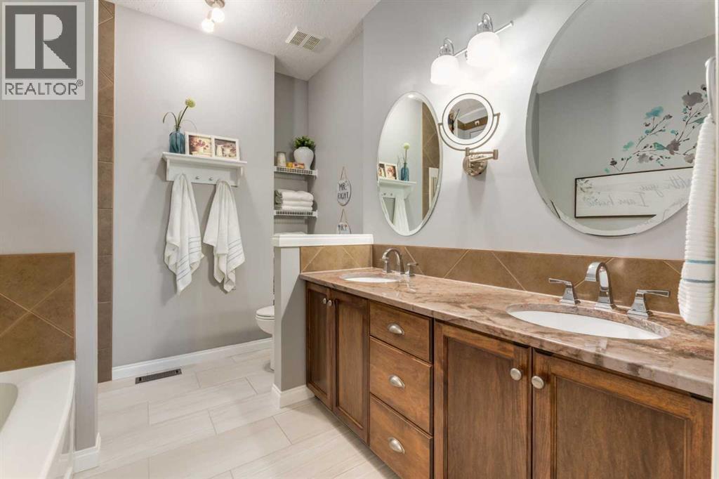 Single Family House for Sale in  Royal Manor NW Royal Oak Calgary 
