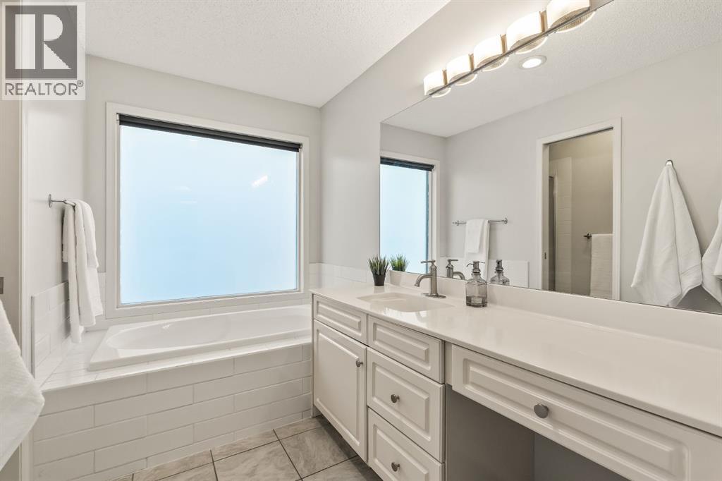Single Family House for Sale in  Sierra Nevada Place SW Signal Hill Calgary 