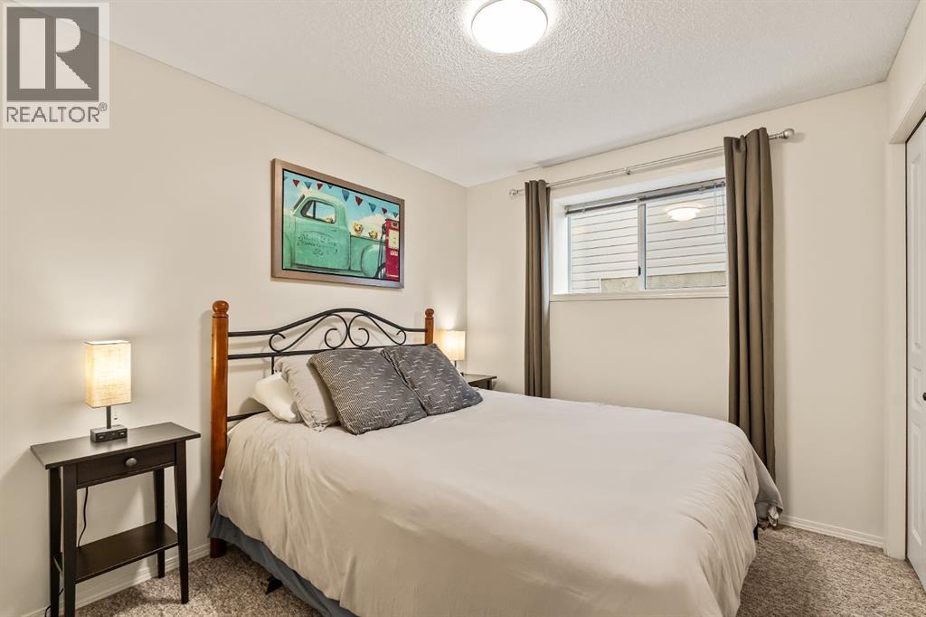 Single Family House for Sale in  Sierra Nevada Place SW Signal Hill Calgary 