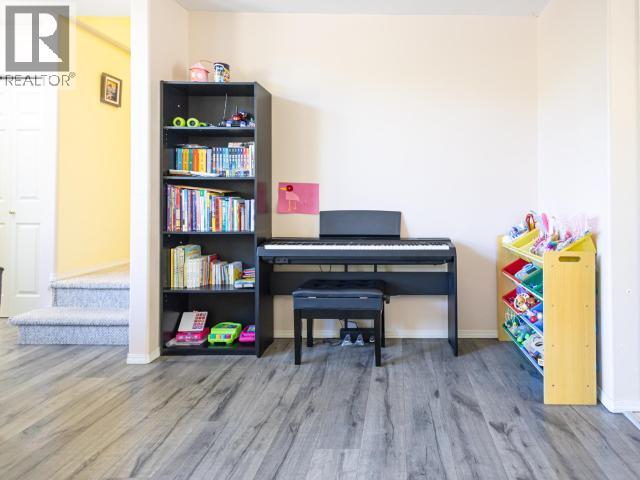 A-5399 MANSON AVE, Powell River