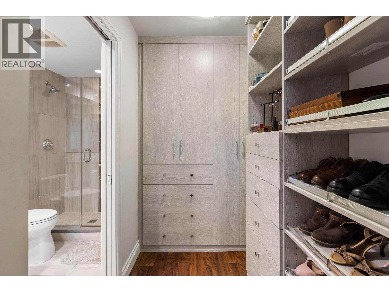 104 199 VICTORY SHIP WAY, North Vancouver