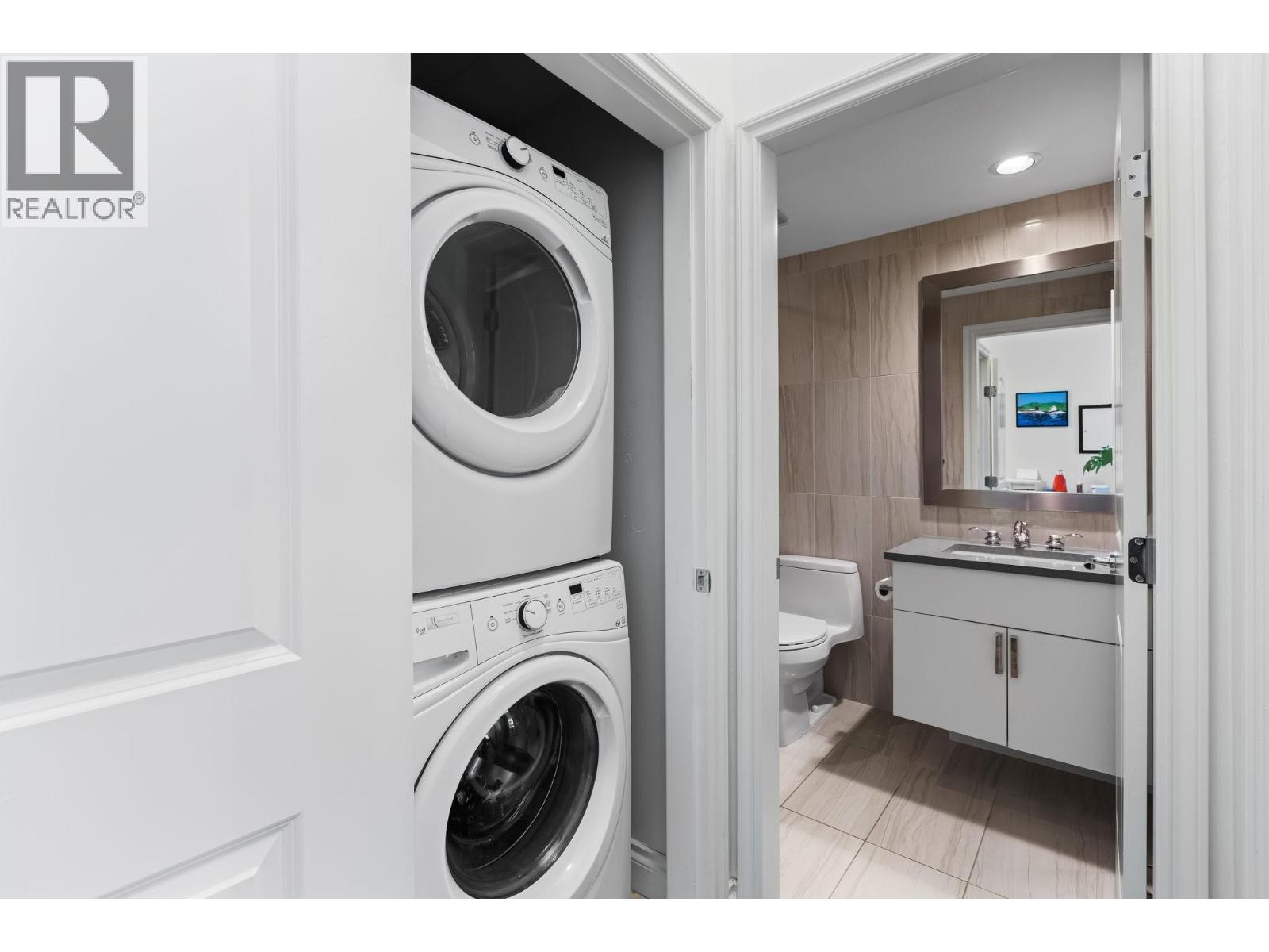 104 199 VICTORY SHIP WAY, North Vancouver